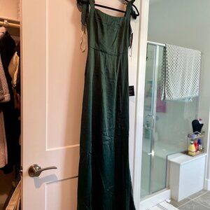 NEW/NEVER WORN Lulus Satin Tie-Strap Maxi Dress (S) in “Hunter Green”